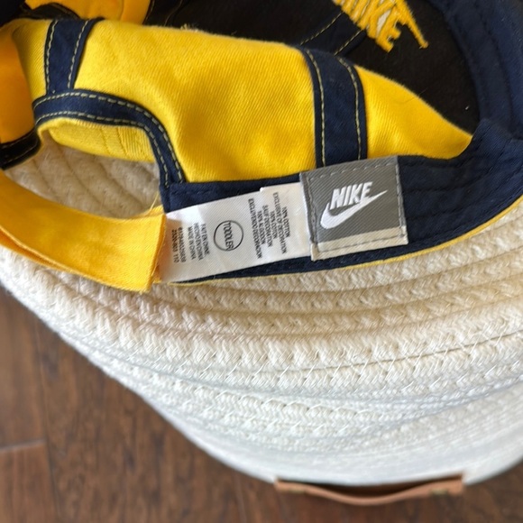 Nike Navy and Yellow Cap - Picture 5 of 5